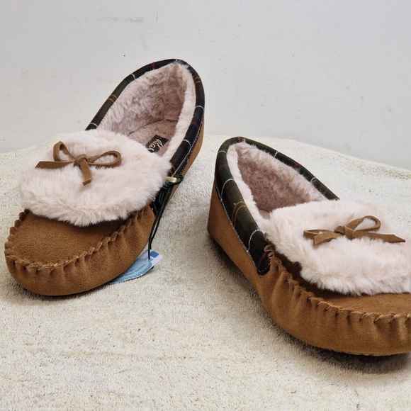 NEW Barbour Ladies DARCIE Mocassin Slippers BROWN Suede Tartan Trim Faux Fur NIB - Picture 1 of 7